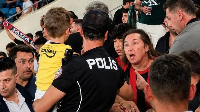 Gençlerbirliği'nden Fenerbahçeli Çocuğun Forma Müdahalesine İlişkin Resmi Açıklama