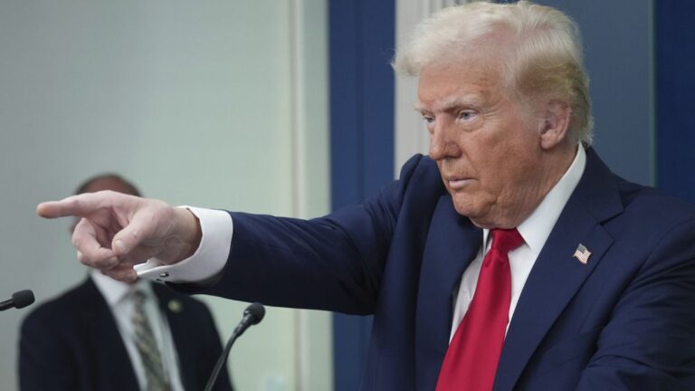 Trump için 67 kişinin öldüğü uçak kazası hakkında bilgi: FAA zihinsel engelleri ve cüceleri üstleniyor