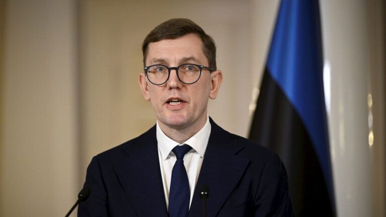 Estonya’daki Sosyal Demokratlar koalisyon hükümetinden çıkarıldı