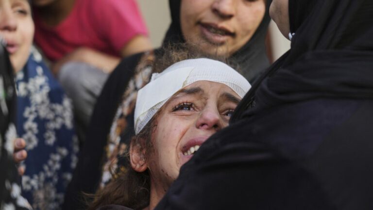 İsrail’in bir okula düzenlediği saldırıda en az 27 kişi öldü