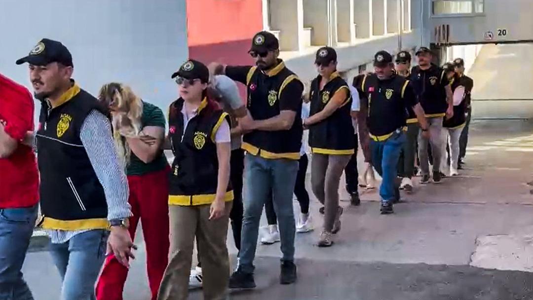 Adana'da fuhuş operasyonu! Eşlerini fuhuşa bile teşvik ettiler ... 20 kadın kurtarıldı 4