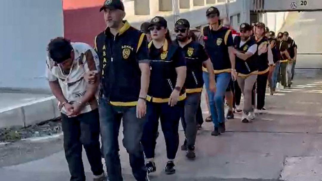 Adana'da fuhuş operasyonu! Eşlerini fuhuşa bile teşvik ettiler ... 20 kadın kurtarıldı 2